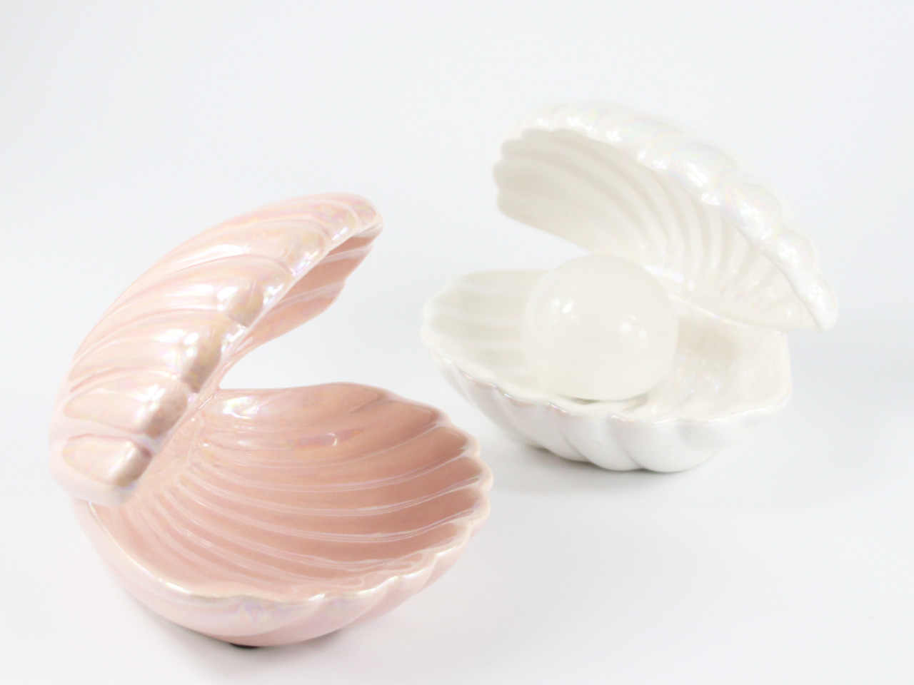 Metallic Ceramic Clam Light